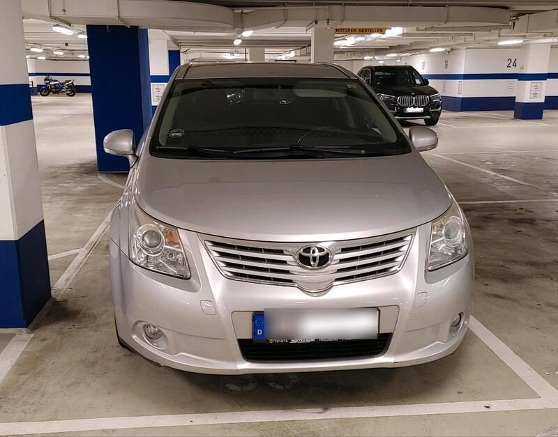 Silber Gebraucht 2010 Toyota Avensis Kombi | 5.250 € (Fairer Preis) - Bild 1/4