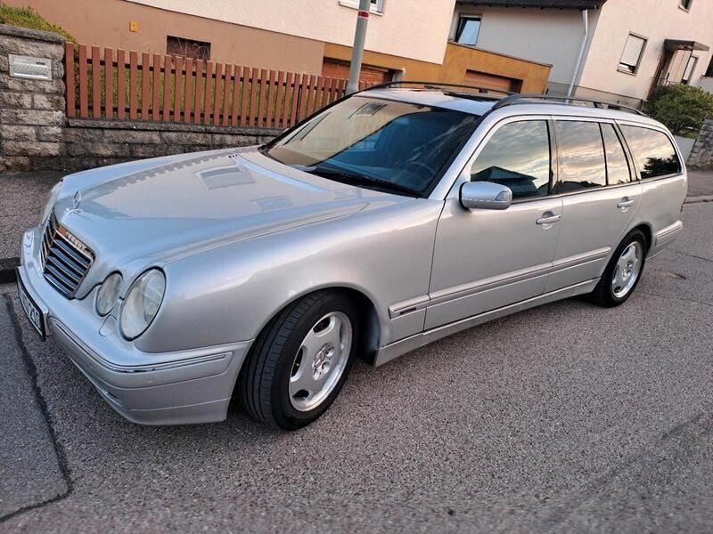 Silber Gebraucht 2001 Mercedes E270 Avantgarde Kombi | 4.200 € (Fairer Preis) - Bild 1/4