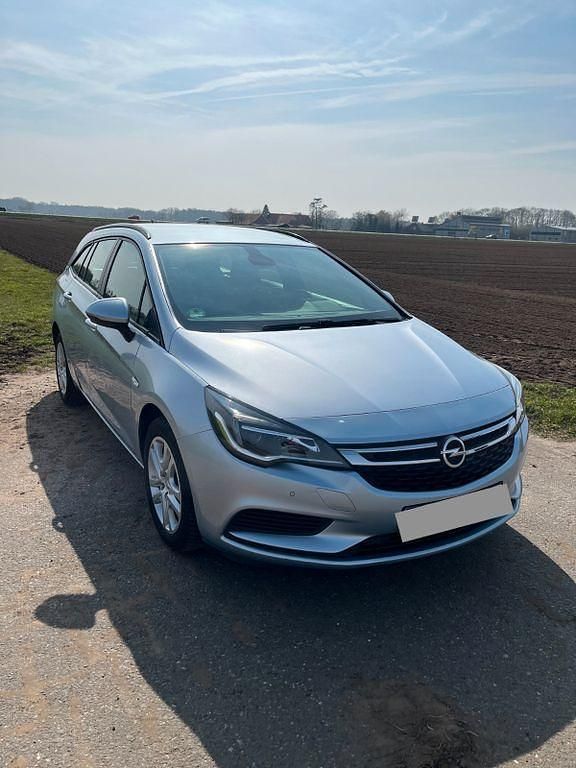Gebraucht Opel Astra Edition 136 PS (100 kW) 2018 Silber Kombi