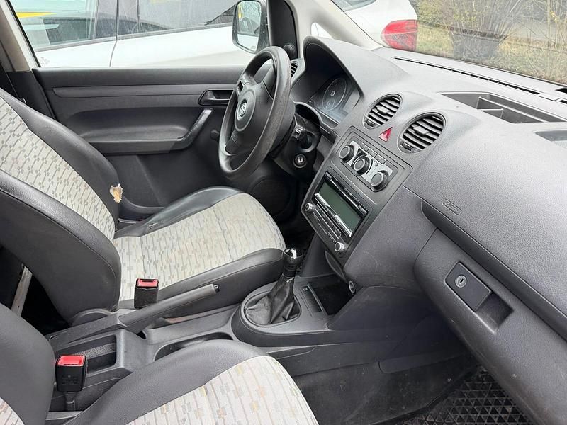 Gebraucht VW Caddy 77 PS (56 kW) 2011 Weiß Van / Kleinbus