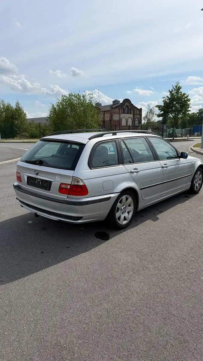 Gebraucht BMW 318 Sport Line 143 PS (105 kW) 2001 Silber Kombi