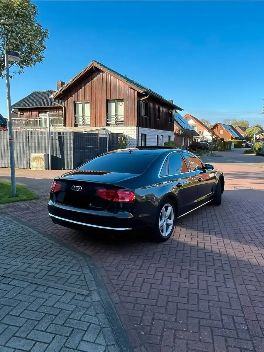 Second-hand Audi A8 351 CP (258 kW) 2010 Berlinǎ