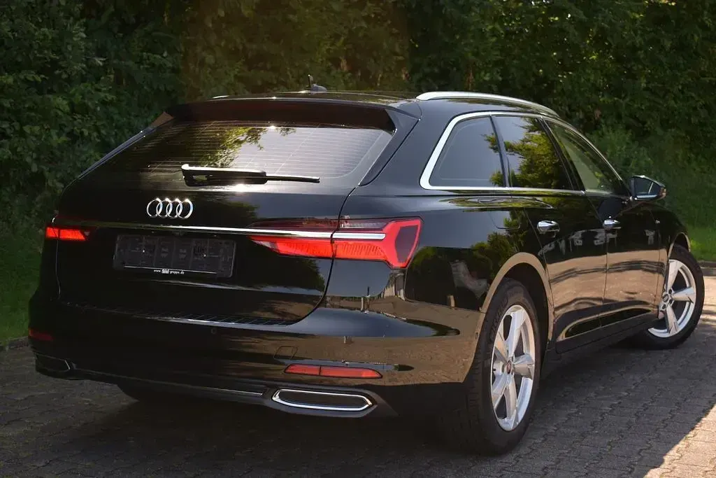 Gebraucht Audi A6 Sport 163 PS (119 kW) 2021 Schwarz Limousine