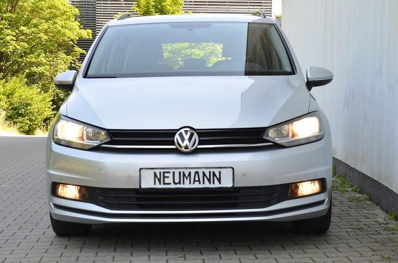Gebraucht VW Touran Trendline 116 PS (85 kW) 2019 Silber Van / Kleinbus