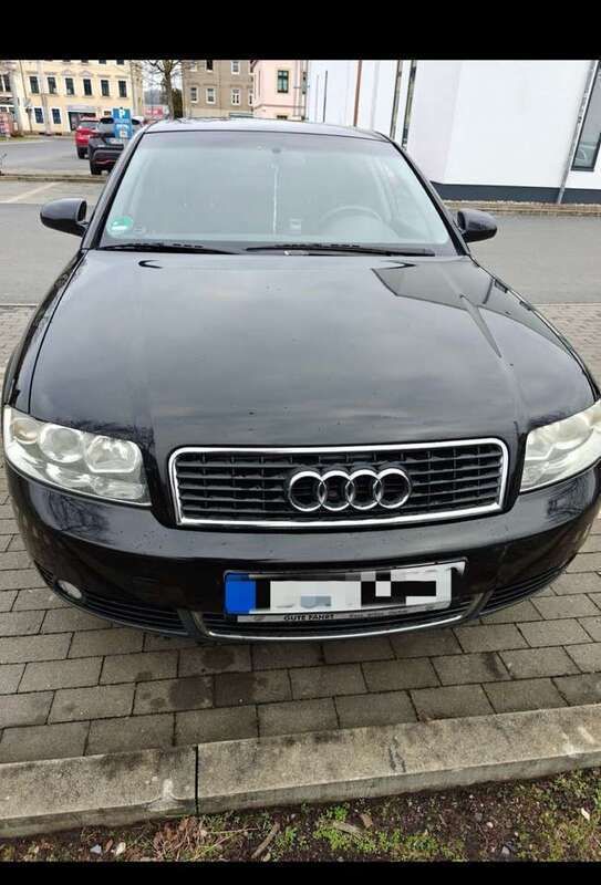 Schwarz Gebraucht 2002 Audi A4 Kombi | 2.000 € (Guter Preis) - Bild 1/4