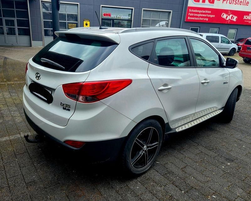 Gebraucht Hyundai ix35 GO! 135 PS (99 kW) 2013 Weiß SUV