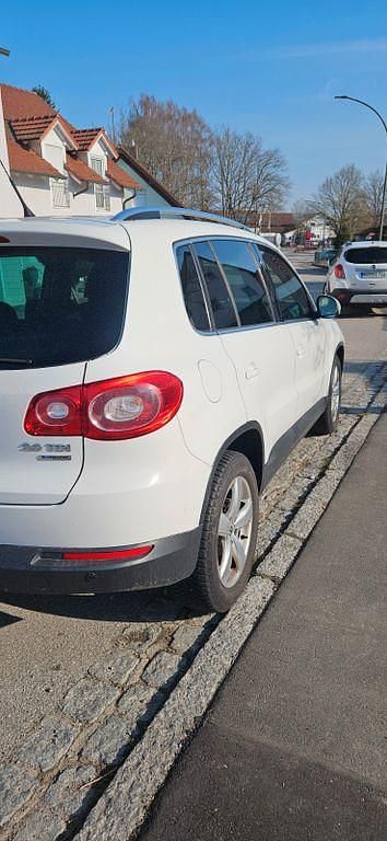 Gebraucht VW Tiguan Track & Field 140 PS (102 kW) 2010 Weiß SUV