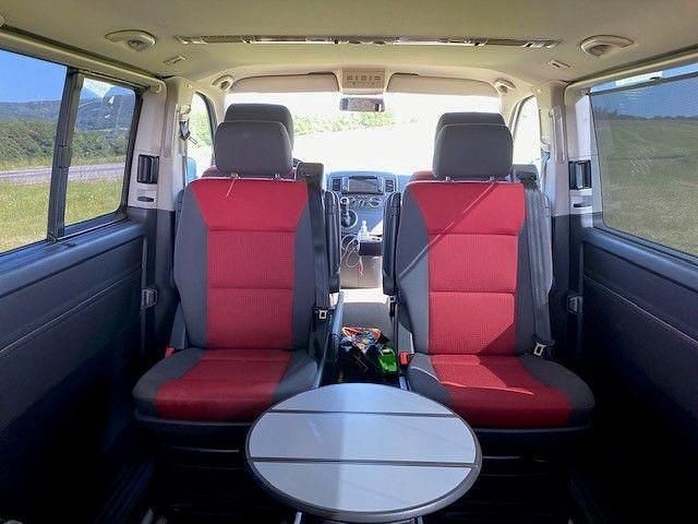 Second-hand VW T5 140 CP (102 kW) 2009 Argintiu Van