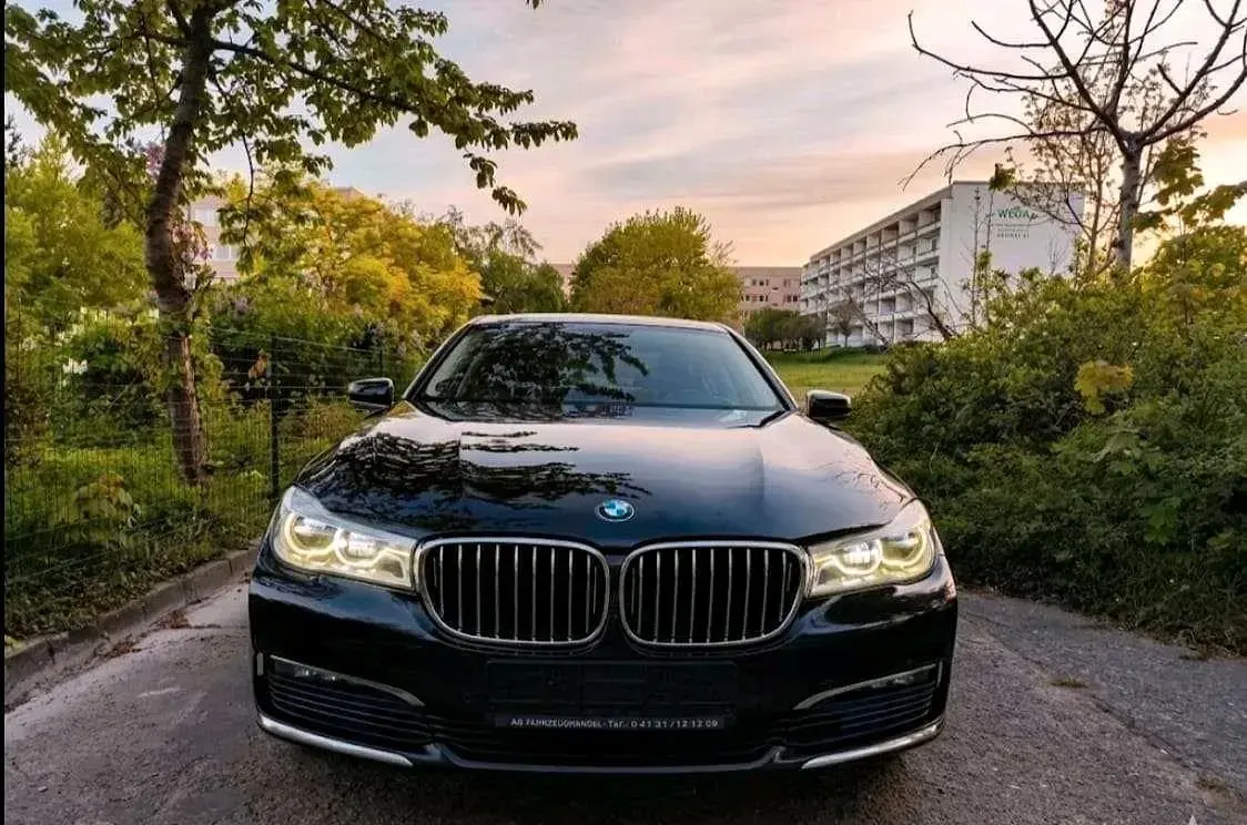 Gebraucht BMW 730 265 PS (194 kW) 2016 Schwarz Limousine