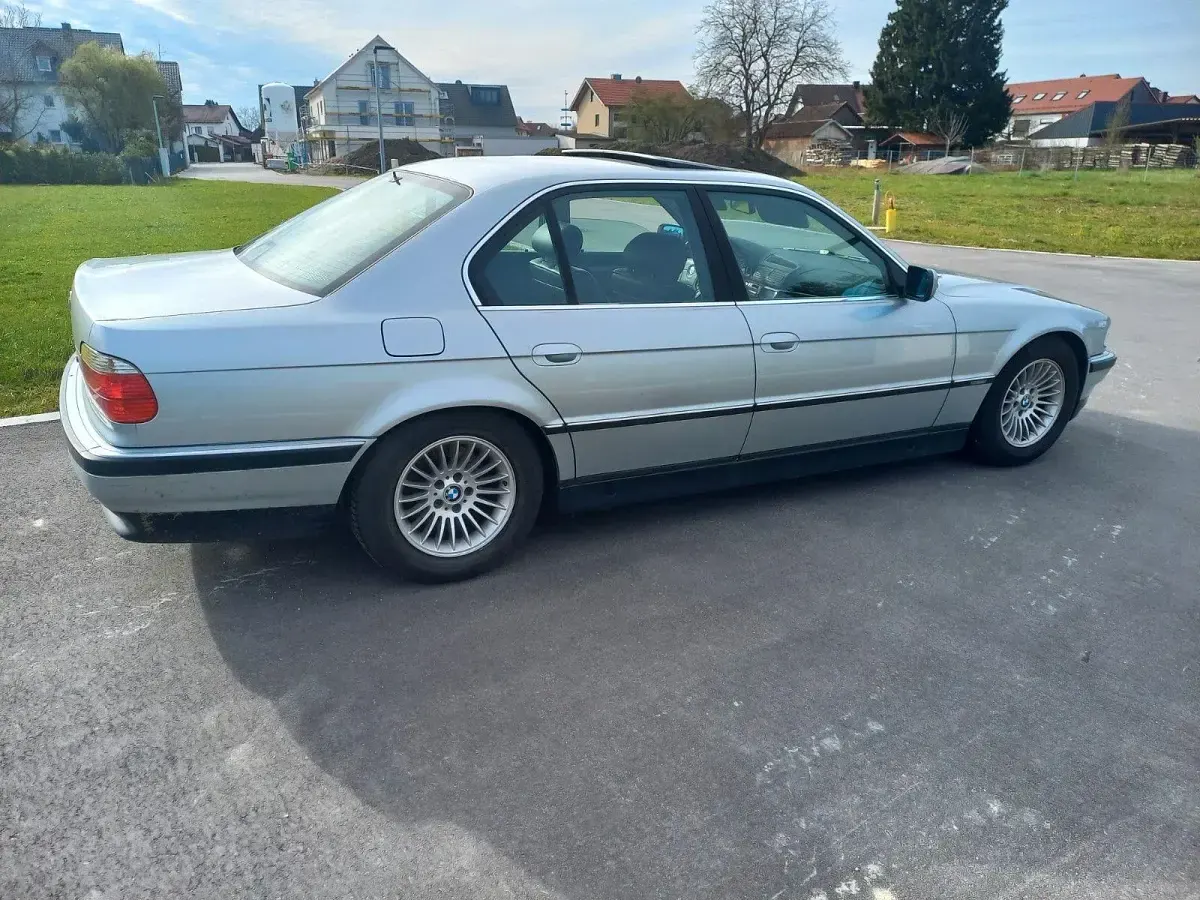 Gebraucht BMW 728 Performance 193 PS (141 kW) 1997 Silber Limousine