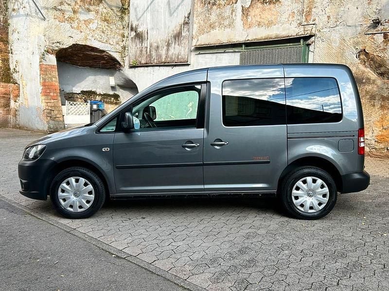 Grau Gebraucht 2013 VW Caddy Trendline Van / Kleinbus | 5.800 € (Superpreis) - Bild 1/4