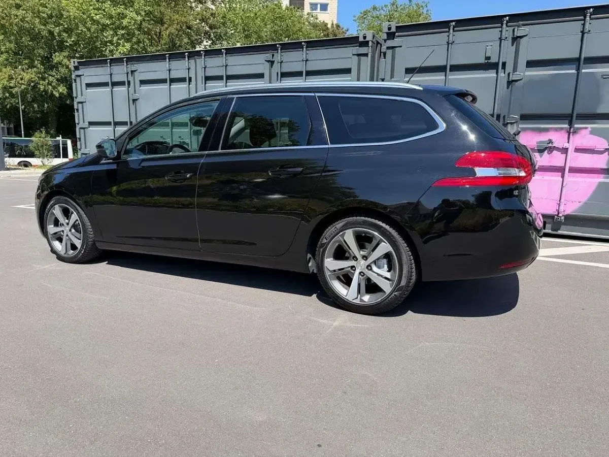 Gebraucht Peugeot 308 GT 181 PS (133 kW) 2016 Limousine