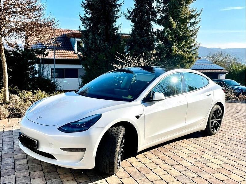 Weiß Gebraucht 2021 Tesla Model 3 Limousine | 26.600 € (Guter Preis) - Bild 1/1