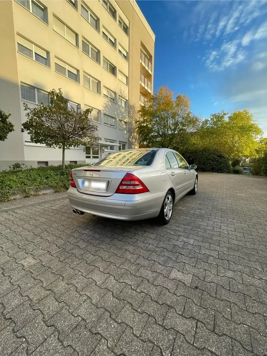 Gebraucht Mercedes C320 218 PS (160 kW) 2000 Silber Limousine