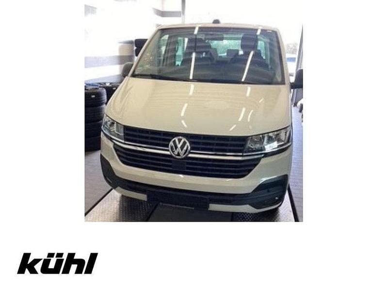 Gebraucht VW Multivan Family 150 PS (110 kW) 2021 Candyweiß/ascotgrau Van