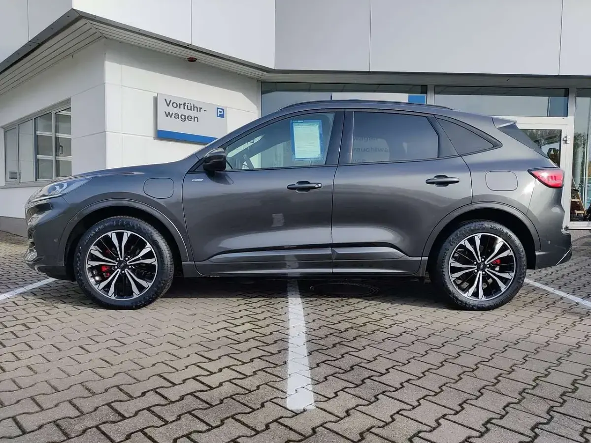Gebraucht Ford Kuga ST-Line X 224 PS (164 kW) 2022 Magneticgrau (metallic) SUV