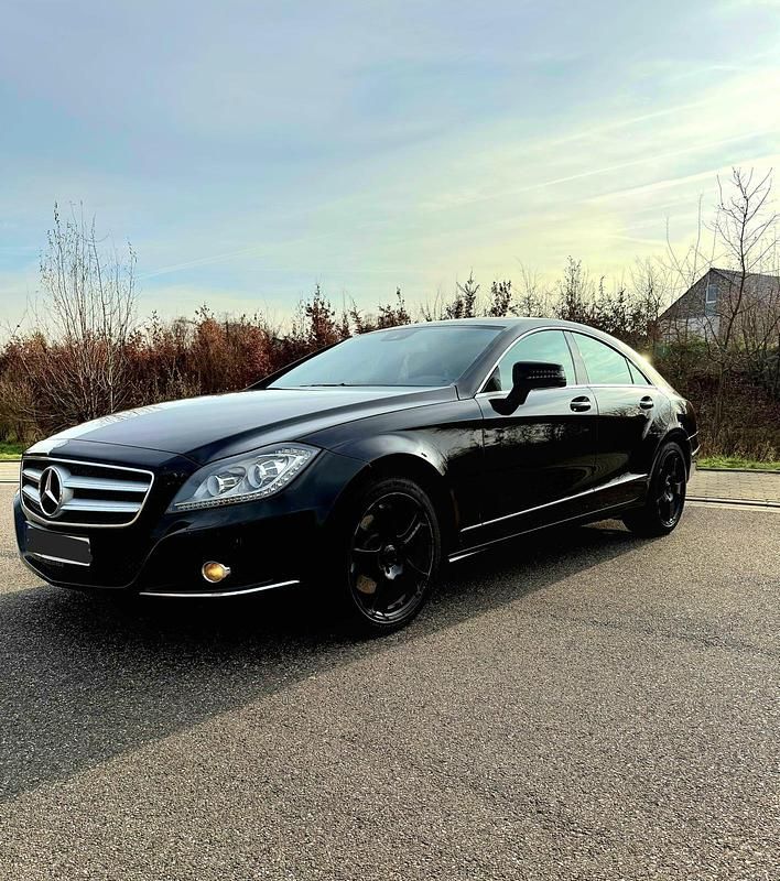 Schwarz Gebraucht 2011 Mercedes CLS350 Limousine | 15.999 € (Fairer Preis) - Bild 1/4