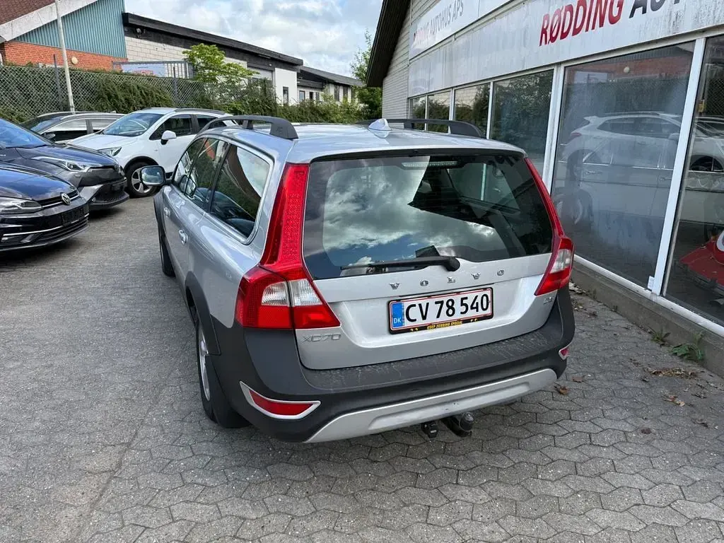 Gebraucht Volvo XC70 Kinetic 163 PS (119 kW) 2010 Silber Kombi