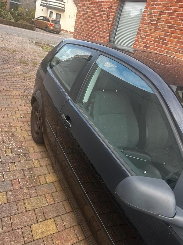 Gebraucht VW Polo 54 PS (39 kW) 2003 Schwarz Kleinwagen