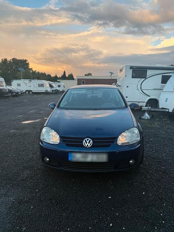Blau Gebraucht 2006 VW Golf V Edition Kleinwagen | 2.099 € (Fairer Preis) - Bild 1/4