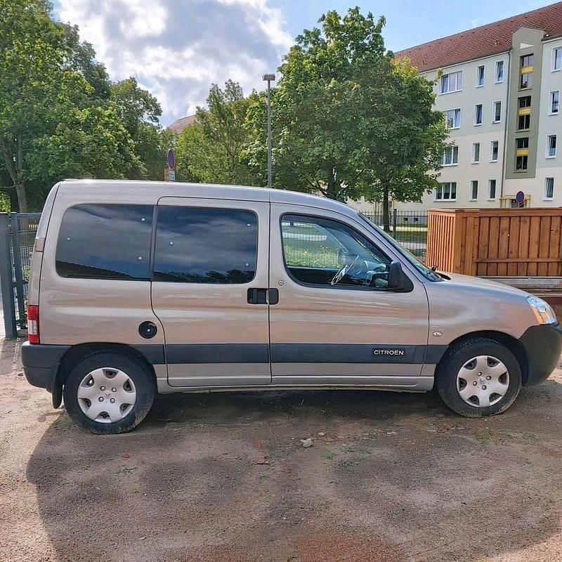 Gold Gebraucht 2011 Citroën Berlingo Van / Kleinbus | 1.750 € (Guter Preis) - Bild 1/4