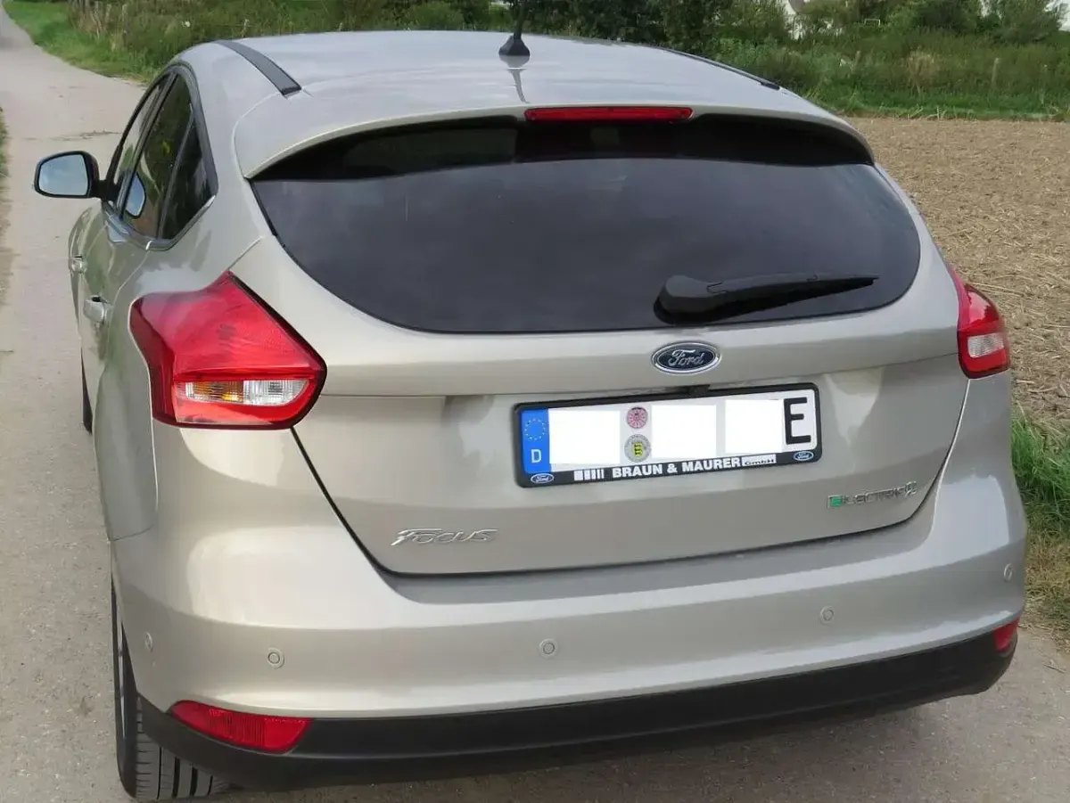 Gebraucht Ford Focus 108 kW (147 PS) 2017 Bronze Limousine