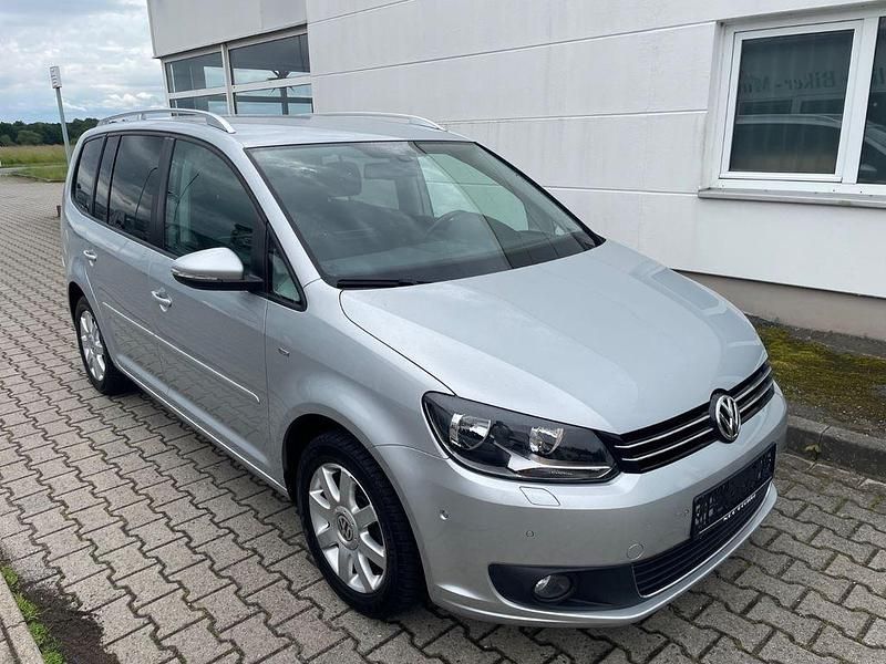 Reflexsilber Gebraucht 2015 VW Touran Cup Van / Kleinbus | 14.990 € (Guter Preis) - Bild 1/4