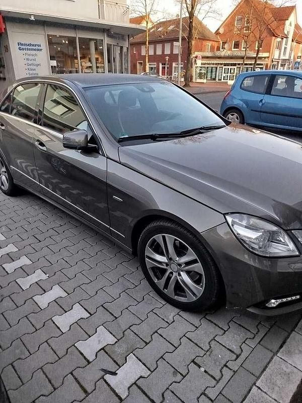 Gebraucht Mercedes 220 170 PS (125 kW) 2009