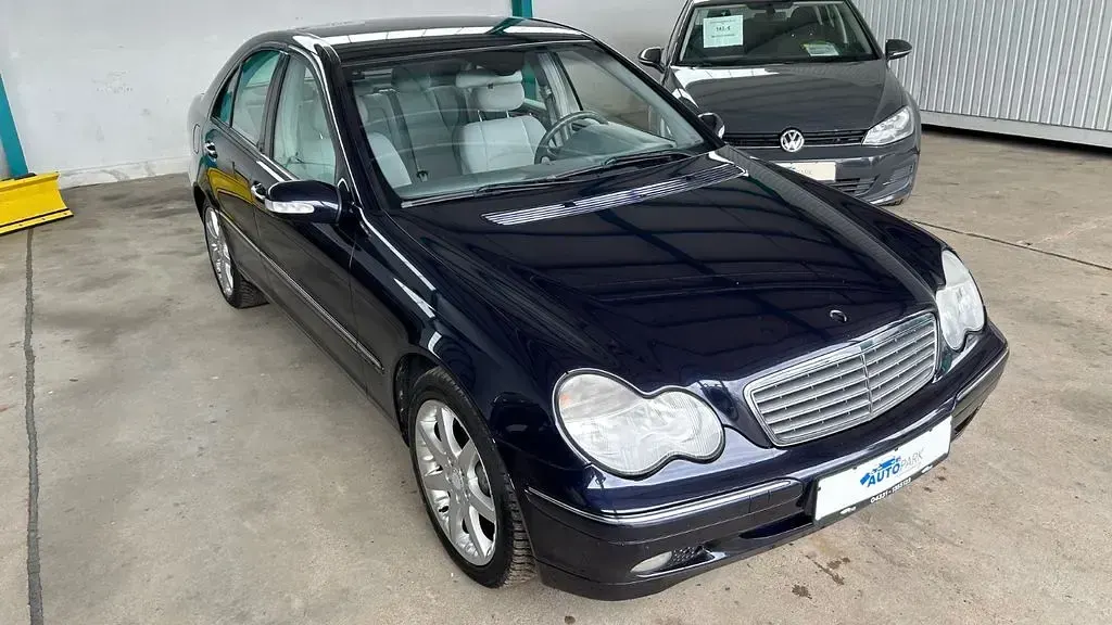 Gebraucht Mercedes C180 143 PS (105 kW) 2003 Blau Limousine