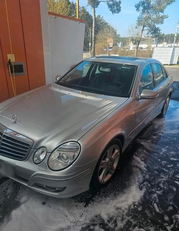 Gebraucht Mercedes E280 231 PS (169 kW) 2008 Silber Limousine