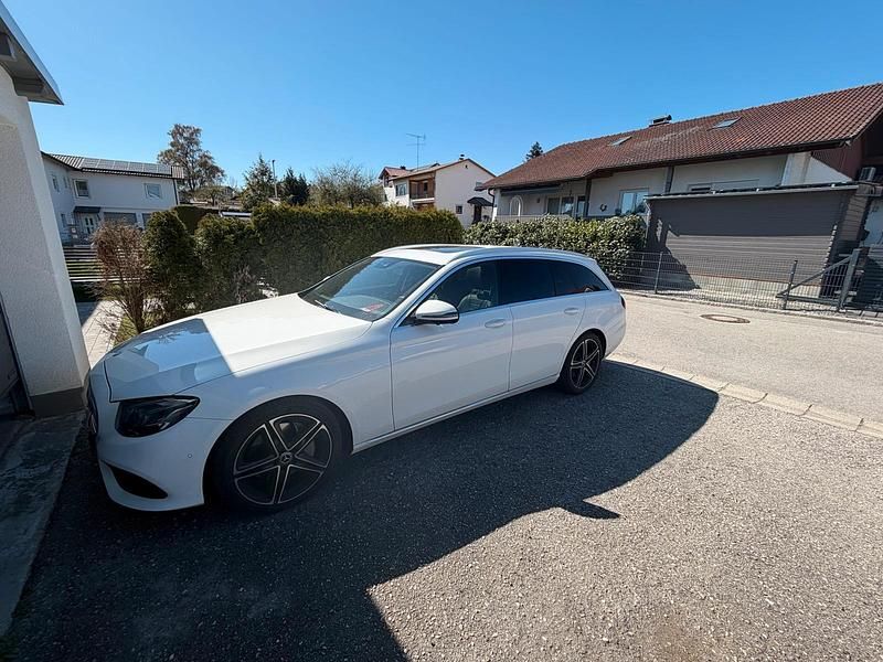 Gebraucht Mercedes E350 Avantgarde 258 PS (189 kW) 2017 Weiß Kombi