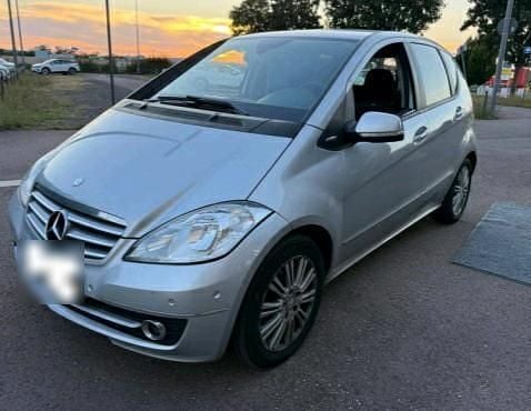 Gebraucht Mercedes A180 109 PS (80 kW) 2010 Silber Kleinwagen