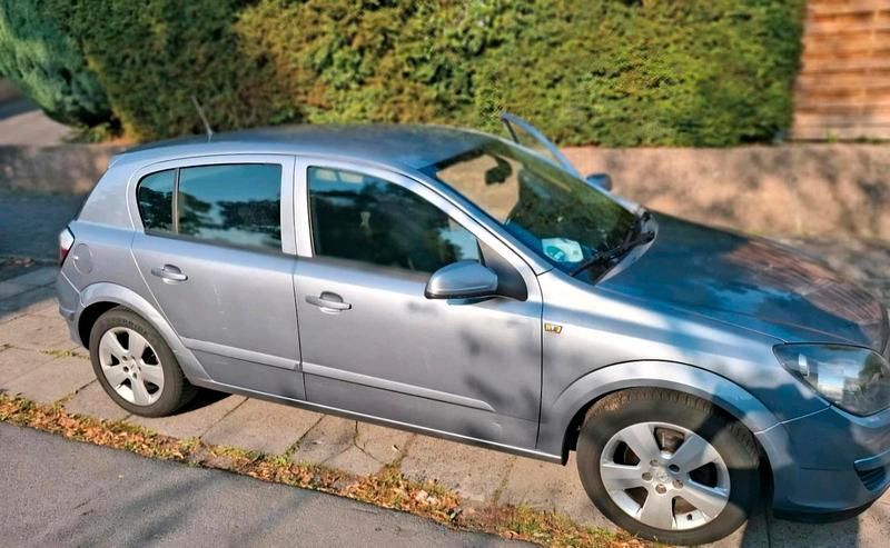Gebraucht Opel Astra 125 PS (91 kW) 2005 Silber Kleinwagen