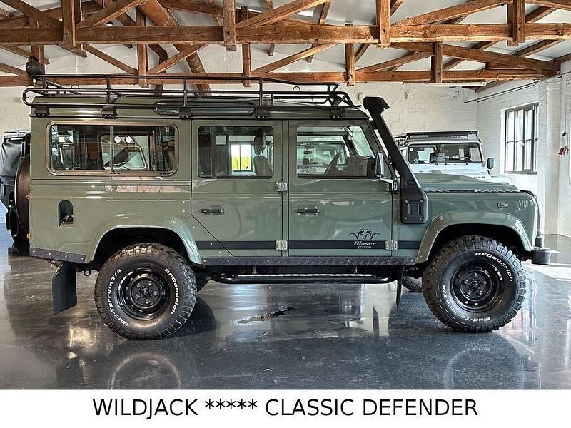 Gebraucht Land Rover Defender SE 122 PS (89 kW) 2012 Grün SUV