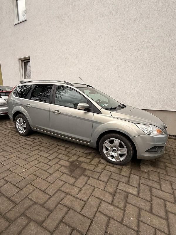 Gebraucht Ford Focus 2010 Grau Kombi