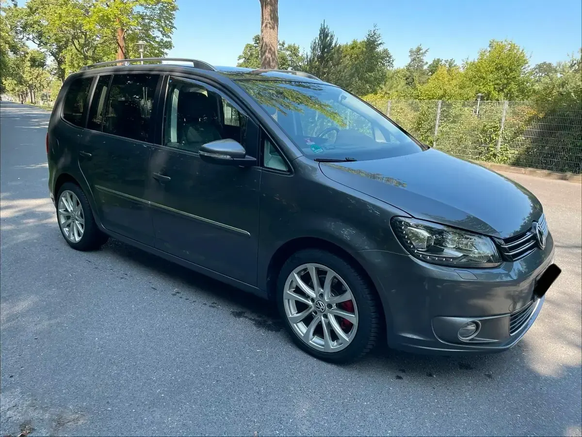 Gebraucht VW Touran Highline 140 PS (102 kW) 2012 Grau Van / Kleinbus
