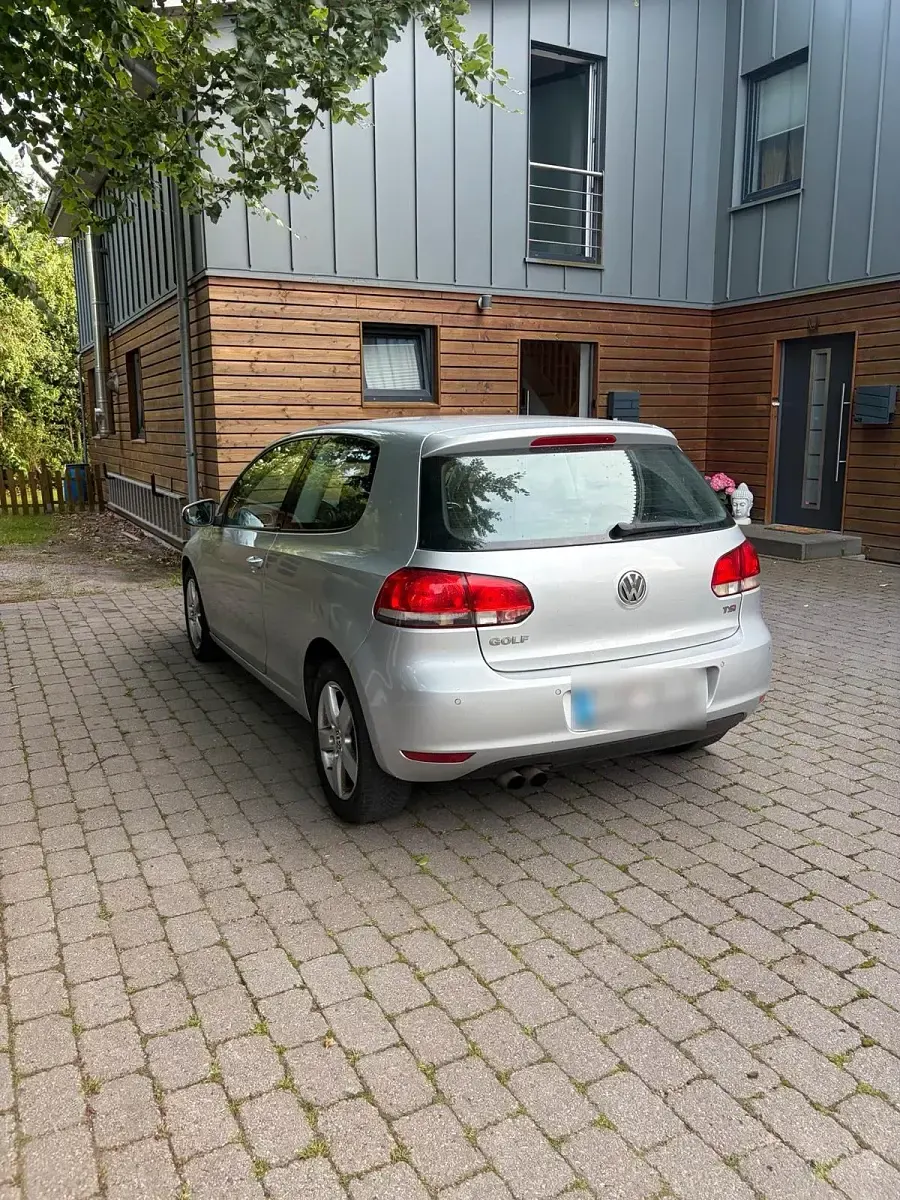 Gebraucht VW Golf 122 PS (89 kW) 2009 Silber Coupé
