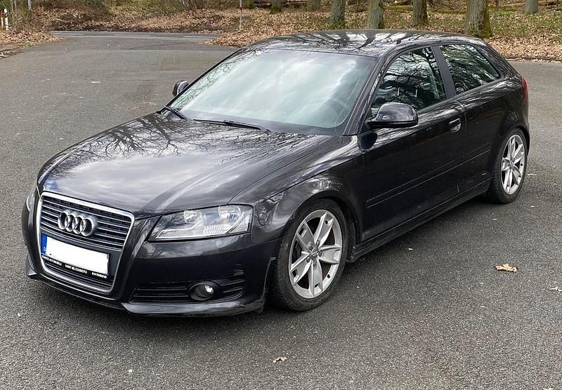 Używany Audi A3 Attraction 102 KM (75 kW) 2010 Czarny Hatchback