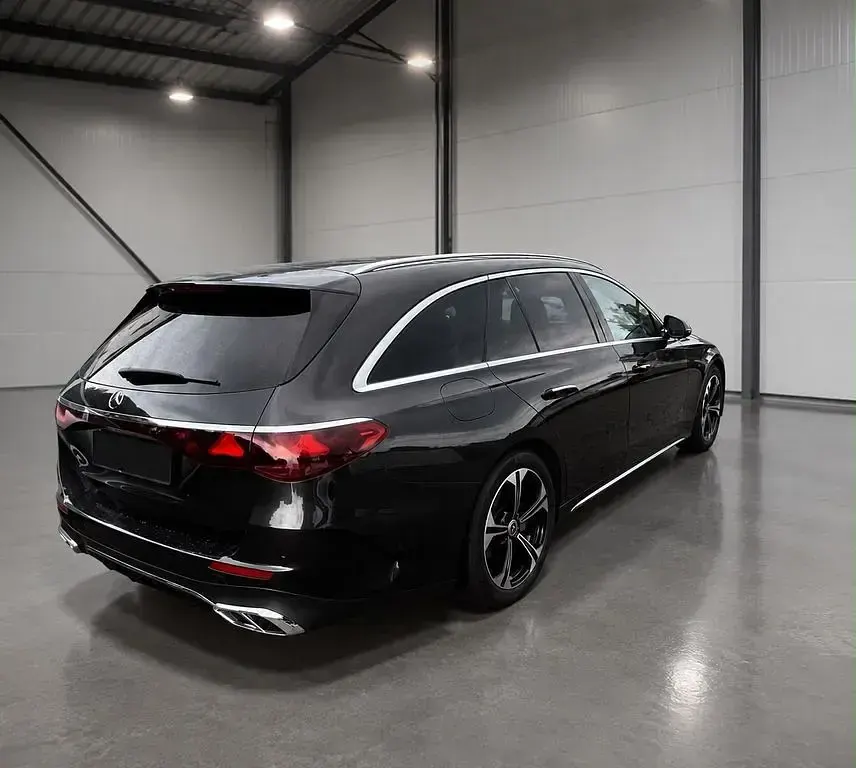 Gebraucht Mercedes E200 Premium 204 PS (150 kW) 2023 Grau Limousine
