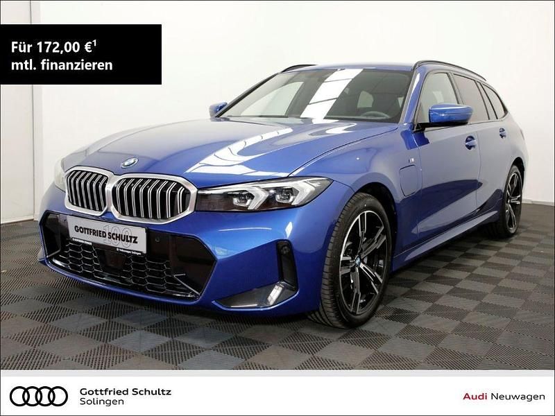 Blau Gebraucht 2024 BMW 330e M Sport Kombi | 40.950 € (Superpreis) - Bild 1/4