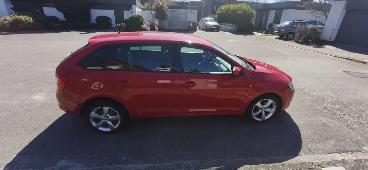 Gebraucht Skoda Rapid Elegance 86 PS (63 kW) 2014 Kleinwagen