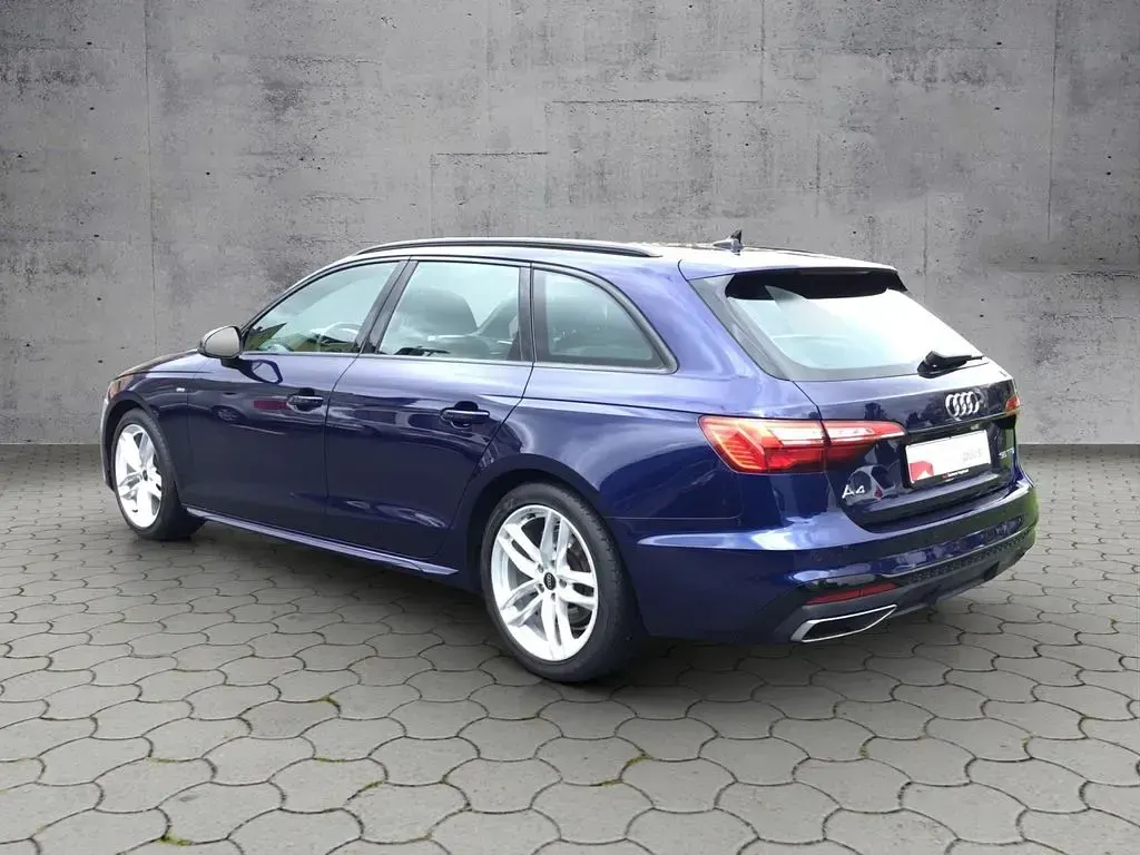 Używany Audi A4 S-Line 150 KM (110 kW) 2022 Niebieski Kombi