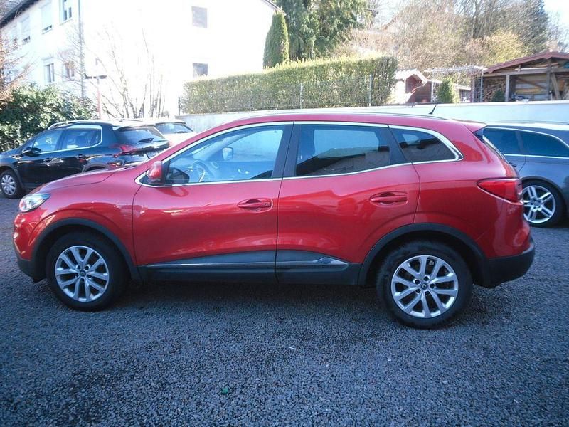Feuerrot Gebraucht 2015 Renault Kadjar Experience SUV | 7.799 € (Fairer Preis) - Bild 1/4