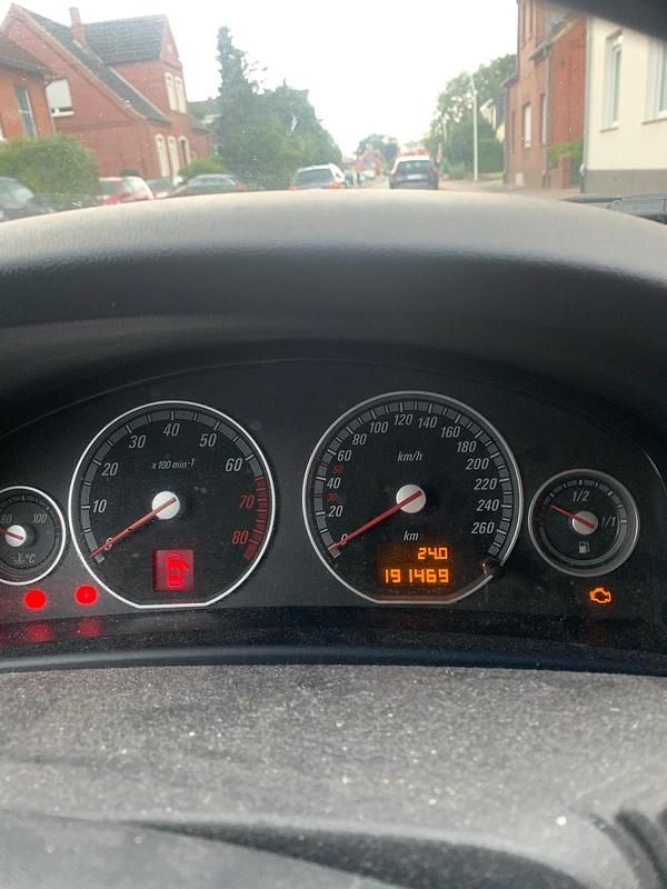 Rot Gebraucht 2003 Opel Vectra Limousine | 1.150 € (Guter Preis) - Bild 1/4