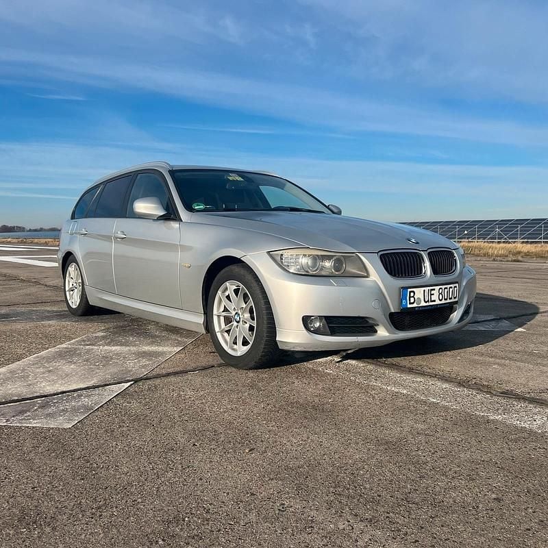 Gebraucht 2010 BMW 320 Kombi | 3.900 € (Superpreis) - Bild 1/4