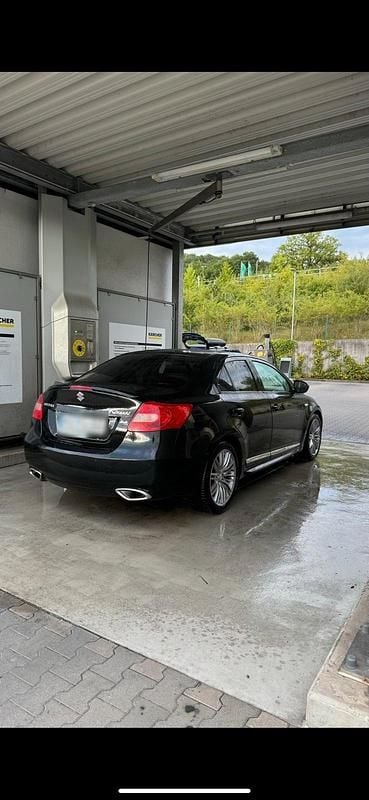 Gebraucht Suzuki Kizashi 178 PS (130 kW) 2012 Schwarz Limousine