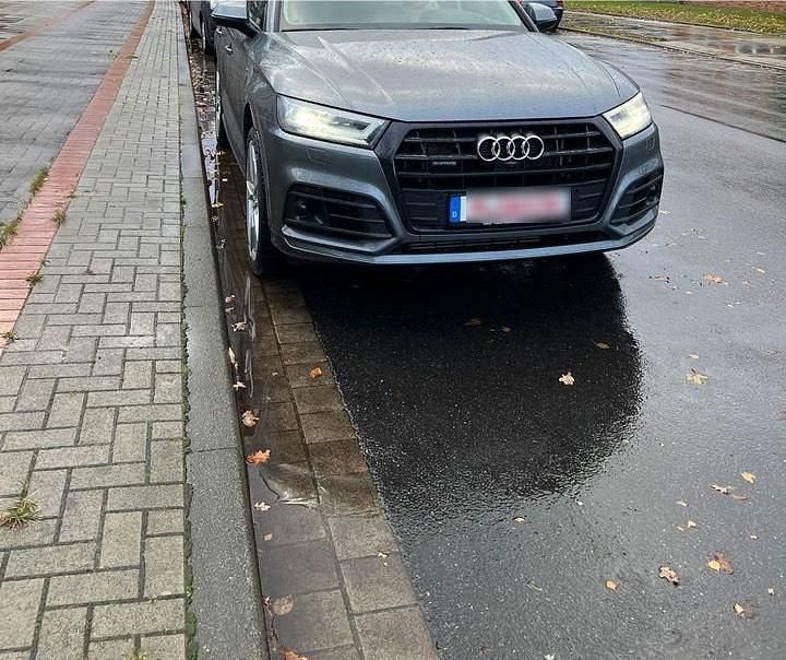 Grau Gebraucht 2020 Audi Q5 SUV | 34.500 € (Teuer) - Bild 1/4