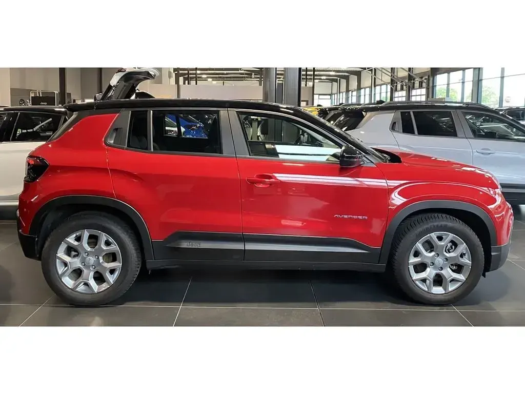 Usata Jeep Avenger EV Altitude 114 kW (156 CV) 2024 Rosso SUV