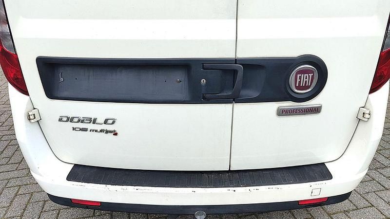 Gebraucht Fiat Doblò 101 PS (74 kW) 2017 Weiß Van / Kleinbus