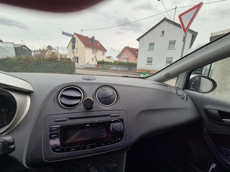 Gebraucht Seat Ibiza 60 PS (44 kW) 2011 Silber Limousine